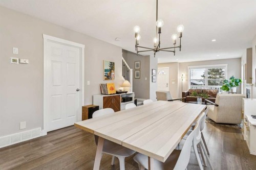 133 25 Avenue Ne, Calgary, AB - Indoor Photo Showing Dining Room