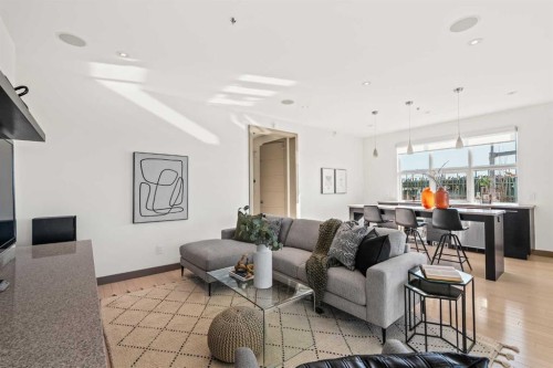 101 Aspen Meadows Hill Sw, Calgary, AB - Indoor Photo Showing Living Room