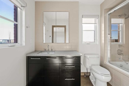 101 Aspen Meadows Hill Sw, Calgary, AB - Indoor Photo Showing Bathroom