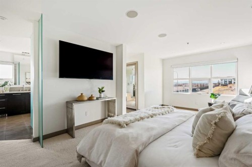101 Aspen Meadows Hill Sw, Calgary, AB - Indoor Photo Showing Bedroom