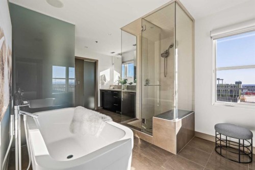 101 Aspen Meadows Hill Sw, Calgary, AB - Indoor Photo Showing Bathroom