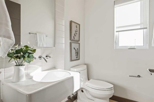 101 Aspen Meadows Hill Sw, Calgary, AB - Indoor Photo Showing Bathroom