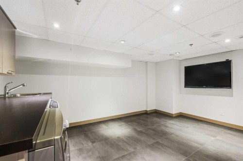 101 Aspen Meadows Hill Sw, Calgary, AB - Indoor Photo Showing Other Room