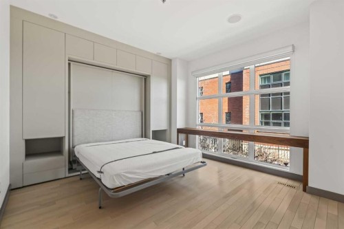 101 Aspen Meadows Hill Sw, Calgary, AB - Indoor Photo Showing Bedroom