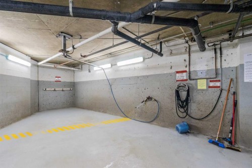 1206-151 Country Village Road Ne, Calgary, AB - Indoor Photo Showing Garage