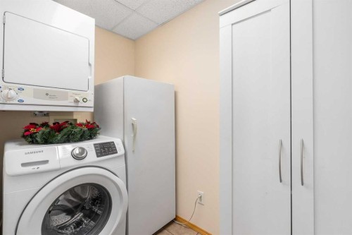 1206-151 Country Village Road Ne, Calgary, AB - Indoor Photo Showing Laundry Room