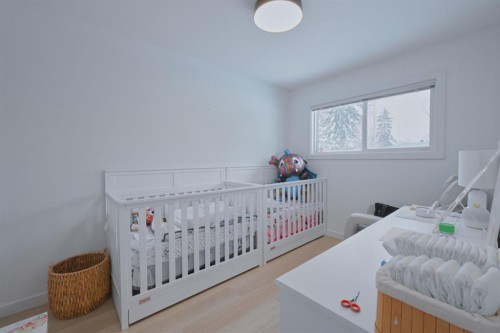 7611 Fleetwood Drive Se, Calgary, AB - Indoor Photo Showing Bedroom