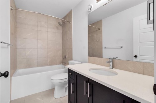 317 Midgrove Link Sw, Airdrie, AB - Indoor Photo Showing Bathroom