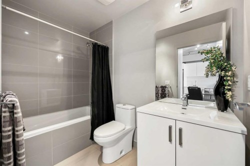 1405-1010 6 Street Sw, Calgary, AB - Indoor Photo Showing Bathroom