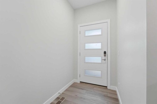 30 Belmont Crescent Sw, Calgary, AB - Indoor Photo Showing Other Room