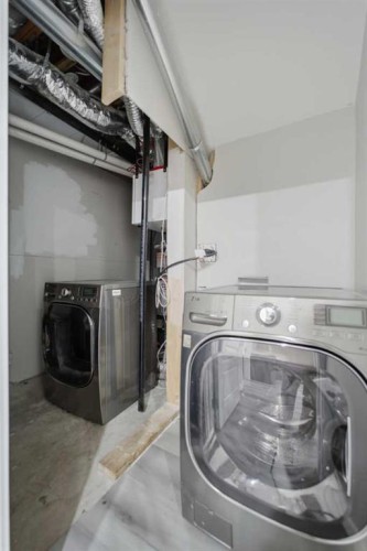 30 Belmont Crescent Sw, Calgary, AB - Indoor Photo Showing Laundry Room