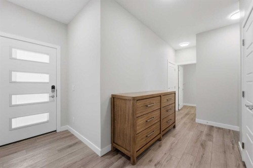 30 Belmont Crescent Sw, Calgary, AB - Indoor Photo Showing Other Room