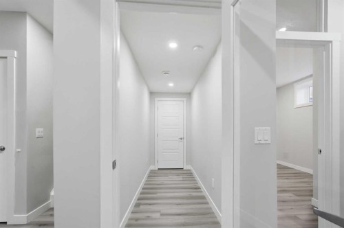 30 Belmont Crescent Sw, Calgary, AB - Indoor Photo Showing Other Room