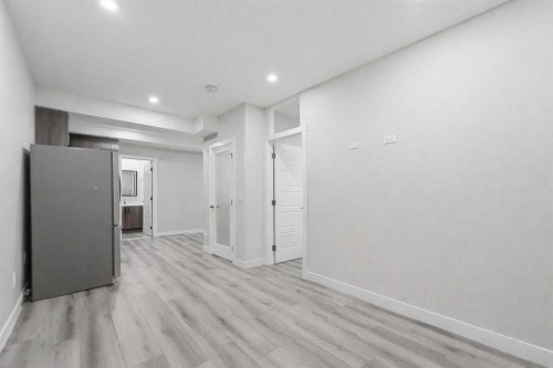 30 Belmont Crescent Sw, Calgary, AB - Indoor Photo Showing Other Room