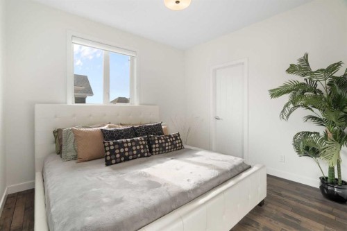 71 Muirfield Close, Lyalta, AB - Indoor Photo Showing Bedroom