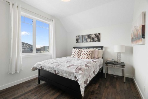 71 Muirfield Close, Lyalta, AB - Indoor Photo Showing Bedroom