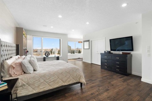 71 Muirfield Close, Lyalta, AB - Indoor Photo Showing Bedroom