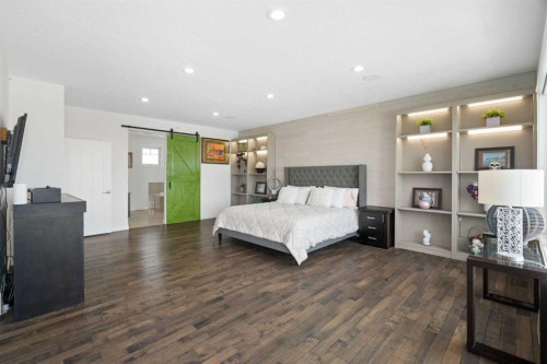 71 Muirfield Close, Lyalta, AB - Indoor Photo Showing Bedroom