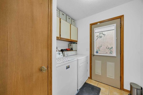874 Riverbend Drive Se, Calgary, AB - Indoor Photo Showing Laundry Room