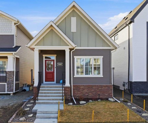 937 Reynolds Lane  Airdrie, AB T4B 5L7