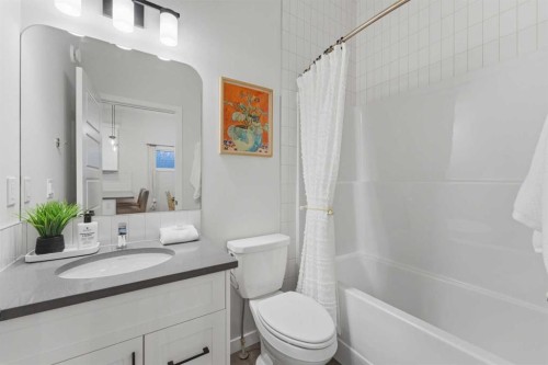 937 Reynolds Lane, Airdrie, AB - Indoor Photo Showing Bathroom