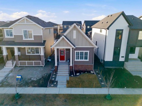 937 Reynolds Lane, Airdrie, AB - Outdoor With Facade