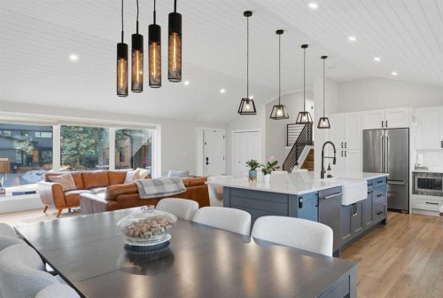 6725 Livingstone Drive Sw, Calgary, AB - Indoor