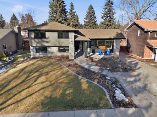 6725 Livingstone Drive Sw, Calgary, AB - Outdoor