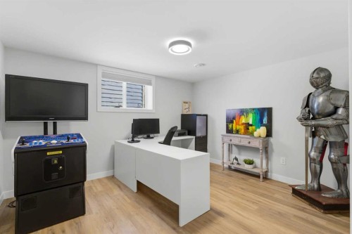 6725 Livingstone Drive Sw, Calgary, AB - Indoor Photo Showing Other Room