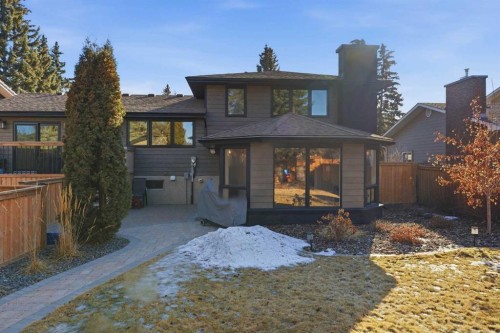 6725 Livingstone Drive Sw, Calgary, AB - Outdoor