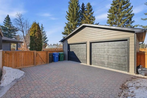 6725 Livingstone Drive Sw, Calgary, AB - Outdoor