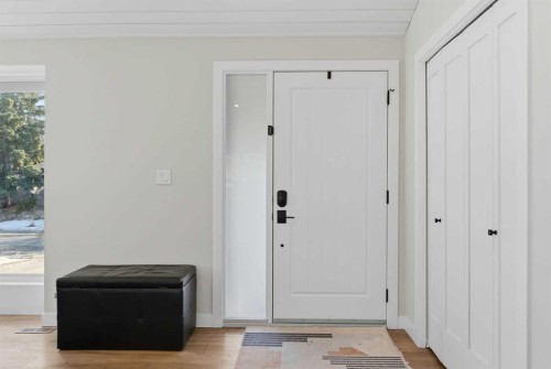 6725 Livingstone Drive Sw, Calgary, AB - Indoor Photo Showing Other Room