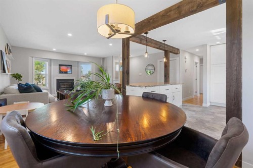 15 Fielding Drive Se, Calgary, AB - Indoor Photo Showing Dining Room