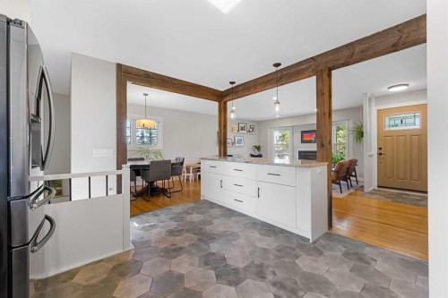 15 Fielding Drive Se, Calgary, AB - Indoor