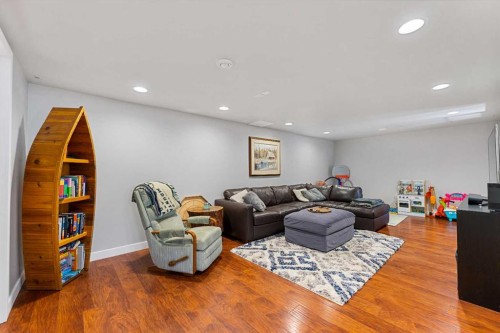 15 Fielding Drive Se, Calgary, AB - Indoor