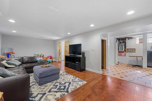 15 Fielding Drive Se, Calgary, AB - Indoor