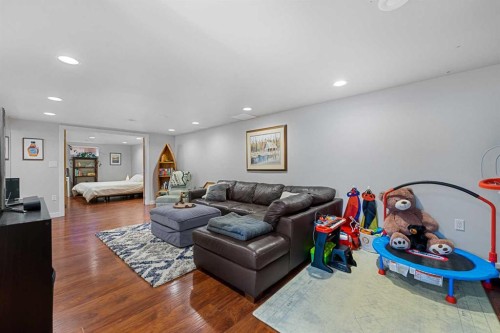 15 Fielding Drive Se, Calgary, AB - Indoor
