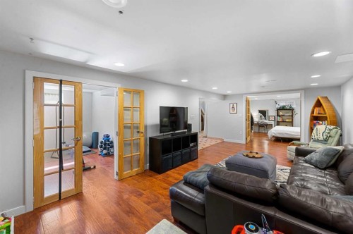 15 Fielding Drive Se, Calgary, AB - Indoor