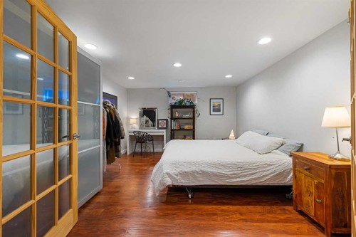 15 Fielding Drive Se, Calgary, AB - Indoor Photo Showing Bedroom