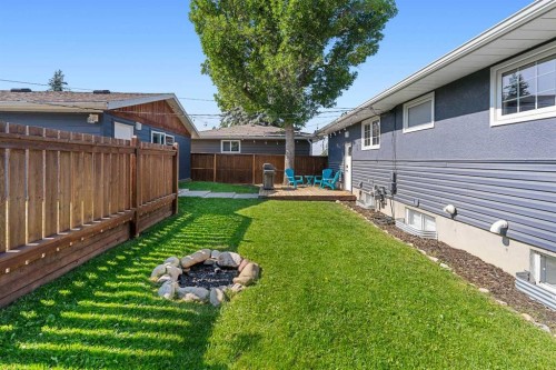 15 Fielding Drive Se, Calgary, AB - Outdoor With Exterior