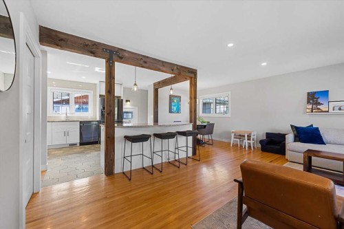15 Fielding Drive Se, Calgary, AB - Indoor Photo Showing Living Room