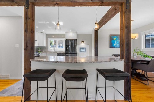 15 Fielding Drive Se, Calgary, AB - Indoor Photo Showing Kitchen