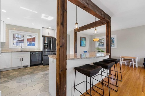 15 Fielding Drive Se, Calgary, AB - Indoor Photo Showing Kitchen