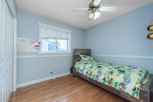 3810 Catalina Boulevard Ne, Calgary, AB - Indoor Photo Showing Bedroom