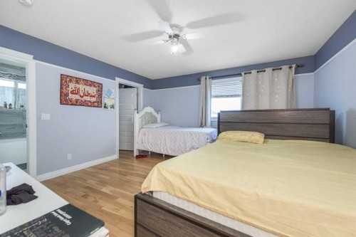 3810 Catalina Boulevard Ne, Calgary, AB - Indoor Photo Showing Bedroom