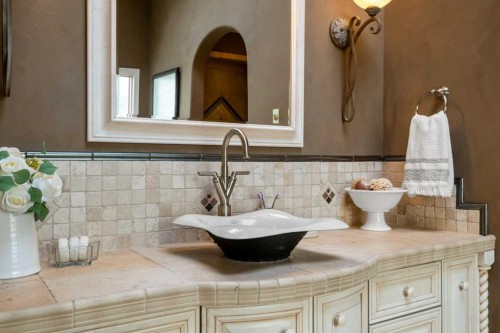 60 Woodpark Close Sw, Calgary, AB - Indoor Photo Showing Bathroom