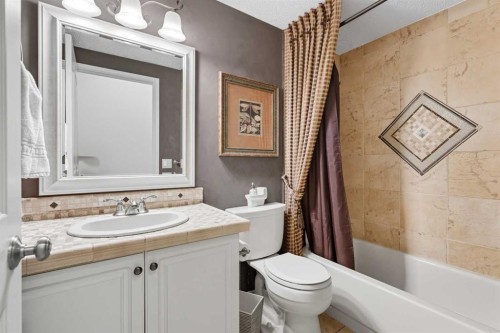 60 Woodpark Close Sw, Calgary, AB - Indoor Photo Showing Bathroom