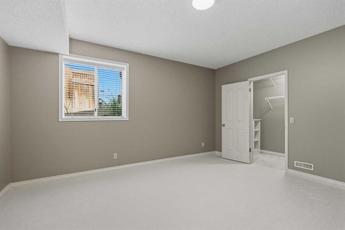 60 Woodpark Close Sw, Calgary, AB - Indoor Photo Showing Other Room