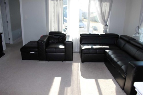958 41 Avenue North, Lethbridge, AB - Indoor Photo Showing Living Room