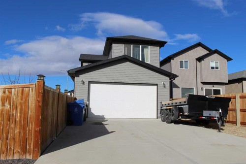 958 41 Avenue North, Lethbridge, AB - Outdoor With Exterior